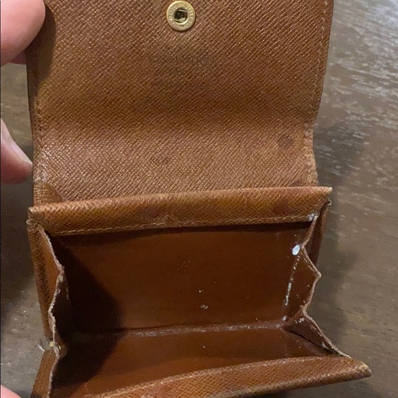 Pre-loved LV monogram card holder - Picture 7 of 9